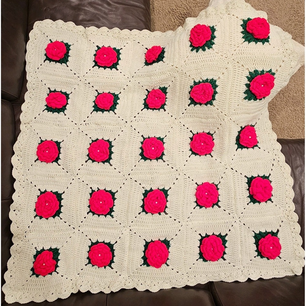 VNTG White w/ 3D Red Roses‎ Crotched Granny Squares 48"×48" Afghan Throw